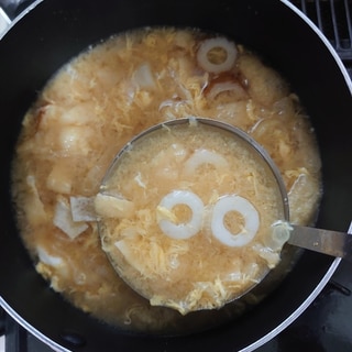 ちくわと油揚げと卵のお味噌汁